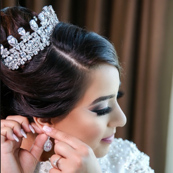 ✨BLING BLING✨ Wedding Crown - Picture 5 of 6